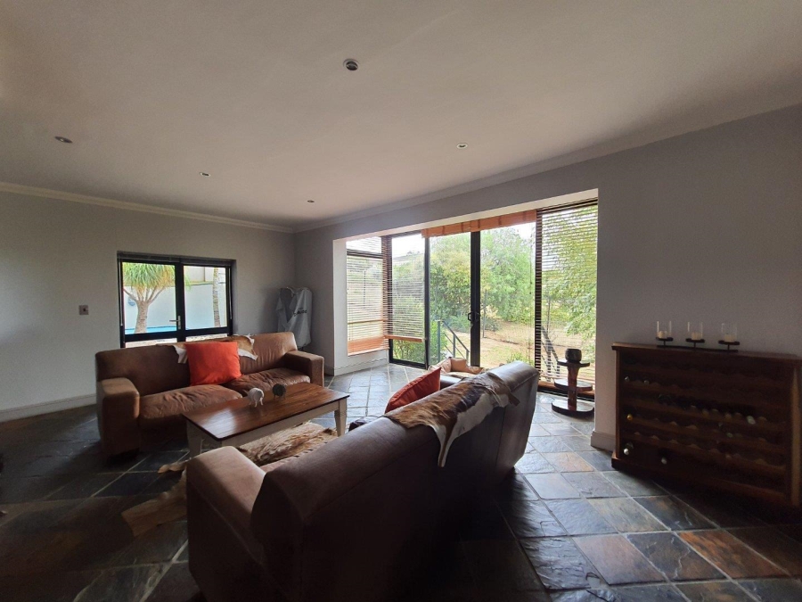 To Let 3 Bedroom Property for Rent in Oude Westhof Western Cape